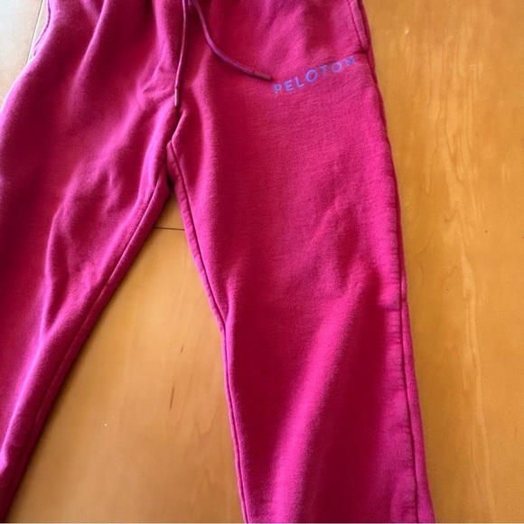 Peloton pink small joggers - Picture 3 of 14